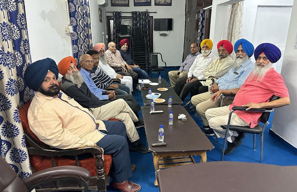 शिक्षा बोर्ड सेवानिवृत्त अधिकारी संघ ने पेंशनरों की समस्याओं और विचारों को लेकर 15 नवंबर को बोर्ड में बैठक करने की घोषणा की है।